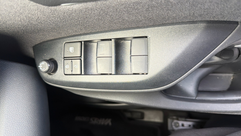 Toyota Yaris Cross 1.5 Hybrid Design 5dr CVT Hybrid Estate